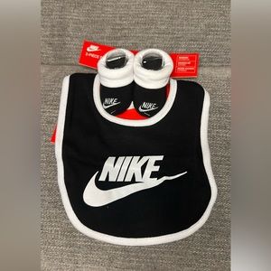 Nike 2 Piece Set (Black)